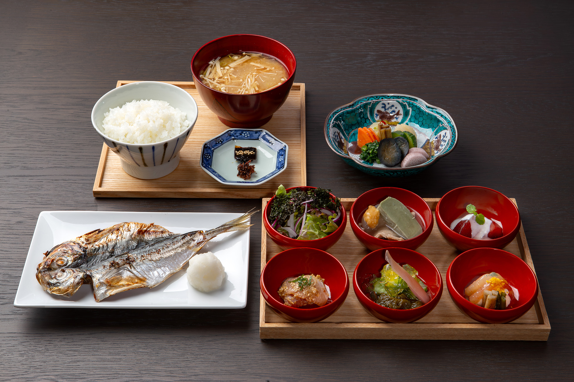 朝食